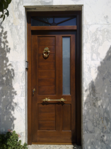 Puerta exterior madera